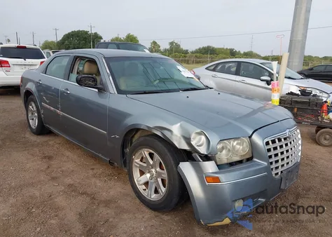 2006 Chrysler 300 Touring z USA, uszkodzony, nr VIN 2C3KA53G06H525712